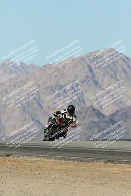 media/Dec-01-2025-Moto Forza (Mon) [[2daa91e15f]]/2-Intermediate Group/Session 4 Turn 9/